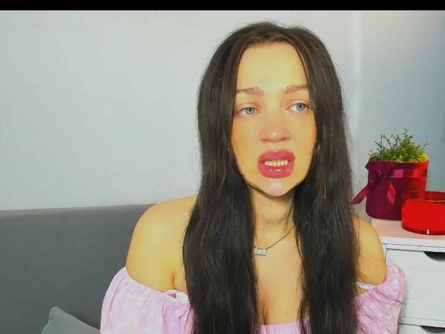 le modèle WildOlivia est en webcam porno dans un show sur le site bongacams, il possède les tags suivants: White/Caucasian,Brunette,Trimmed