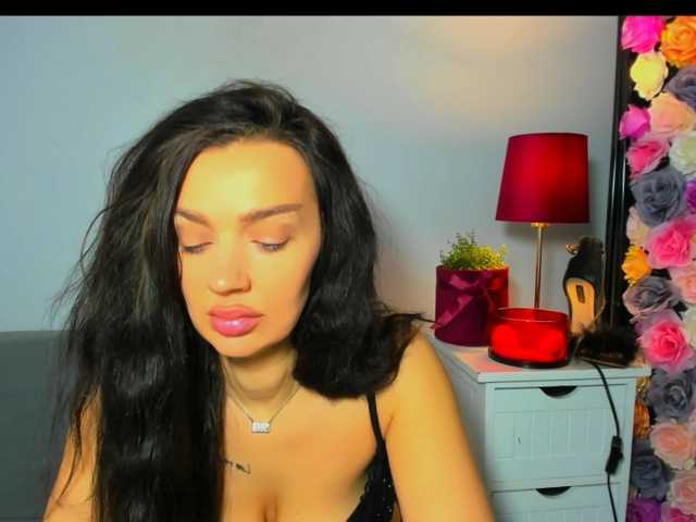 WildOlivia webcam bongacams model stream image