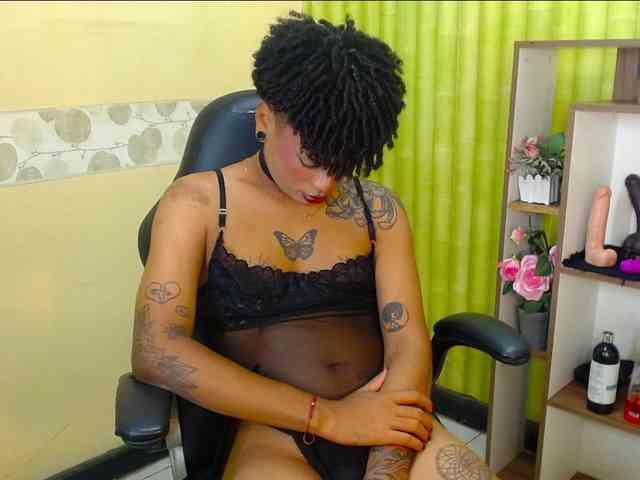 AronBakers Live Webcam on BongaCams
