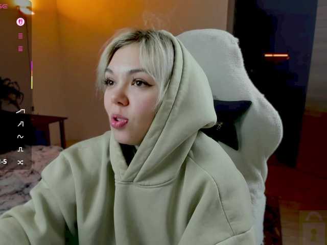 Preview of anyataylorjoy_