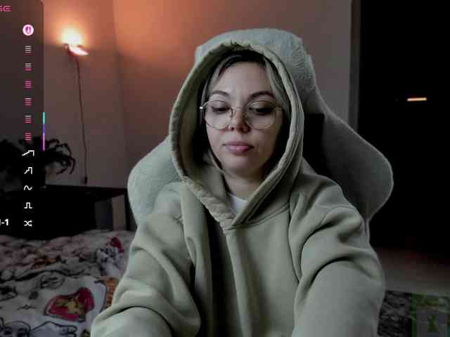 AnyaTaylorJoy_ webcam