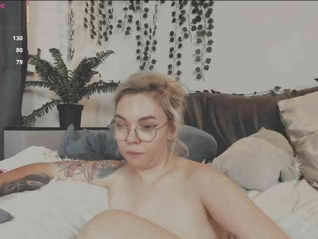 AnyaTaylorJoy_ webcam
