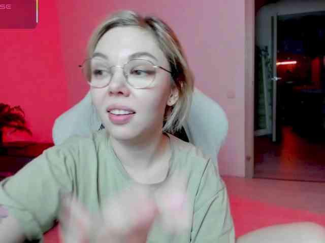 AnyaTaylorJoy_ webcam