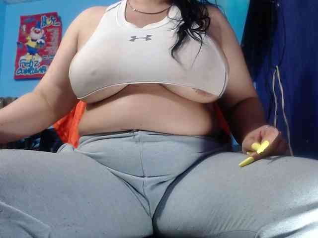 CameliaLong webcam