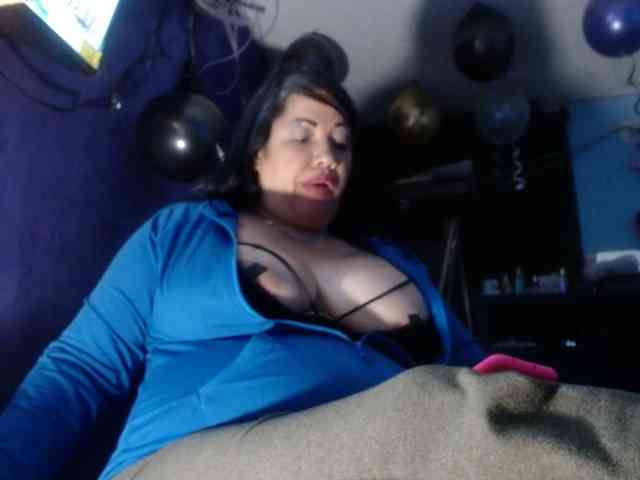 CameliaLong webcam