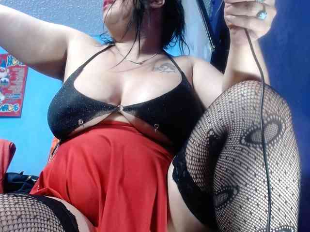 CameliaLong webcam