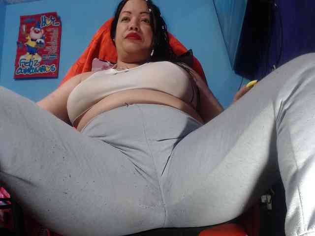 CameliaLong webcam