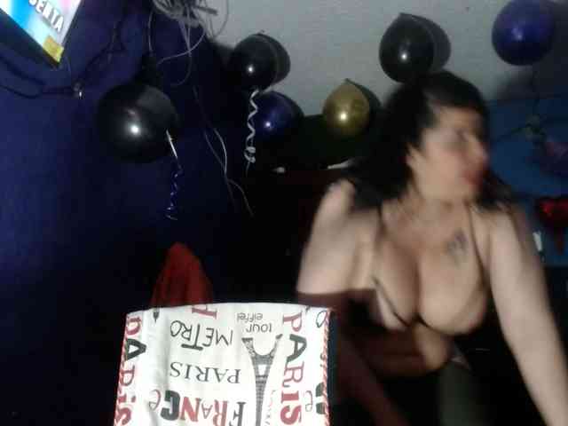CameliaLong webcam