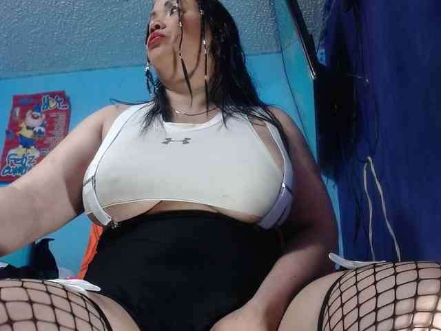 CameliaLong webcam