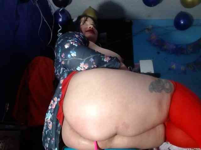 CameliaLong webcam
