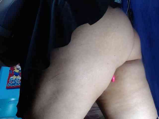 CameliaLong webcam