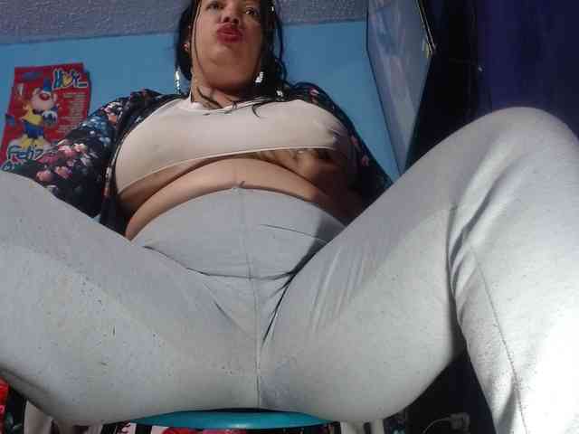 CameliaLong webcam