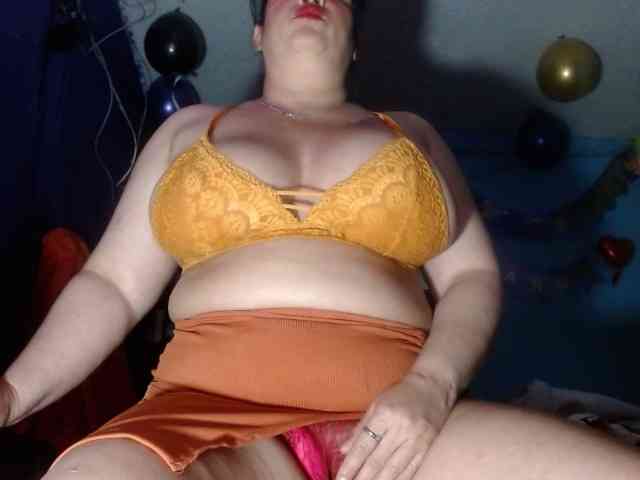 CameliaLong webcam