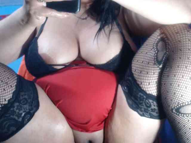 CameliaLong webcam