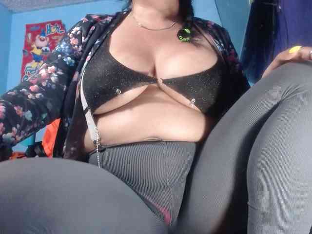 CameliaLong webcam