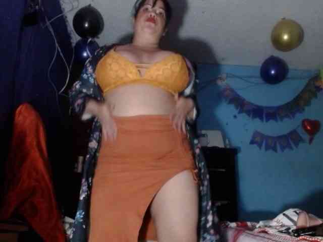 CameliaLong webcam