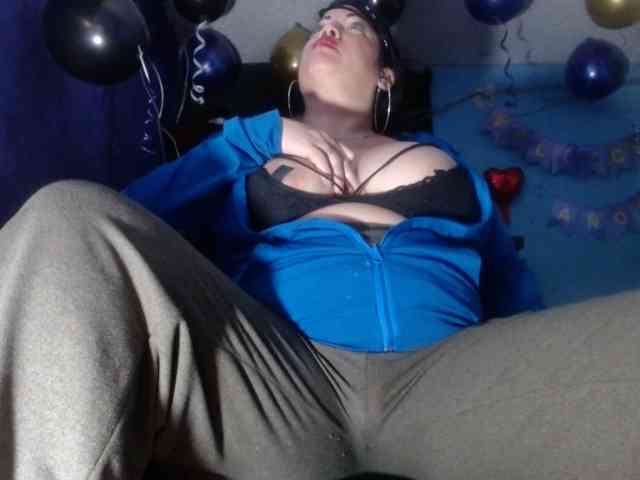 CameliaLong webcam
