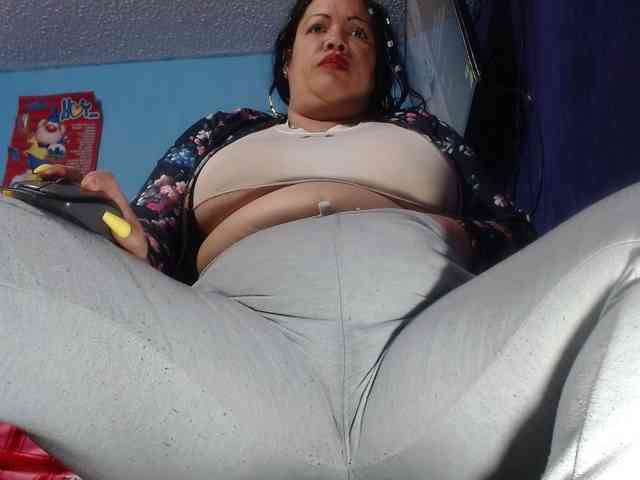 CameliaLong webcam