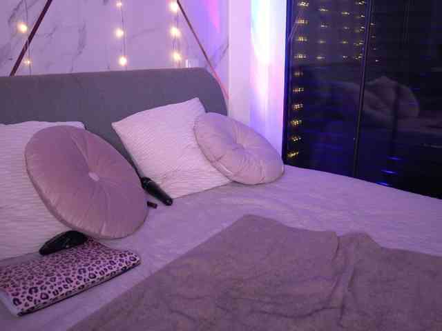 JayJayPink webcam