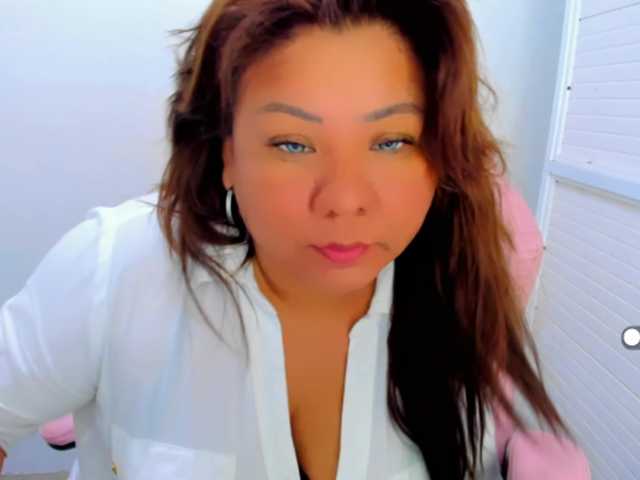 VictoriaLove's BongaCams show and profile