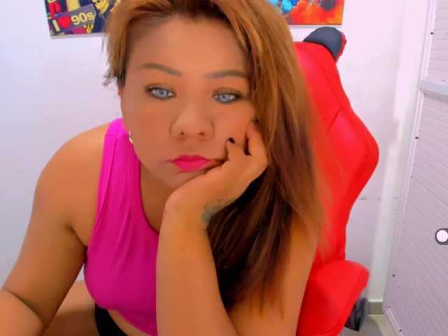 VictoriaLove's BongaCams show and profile