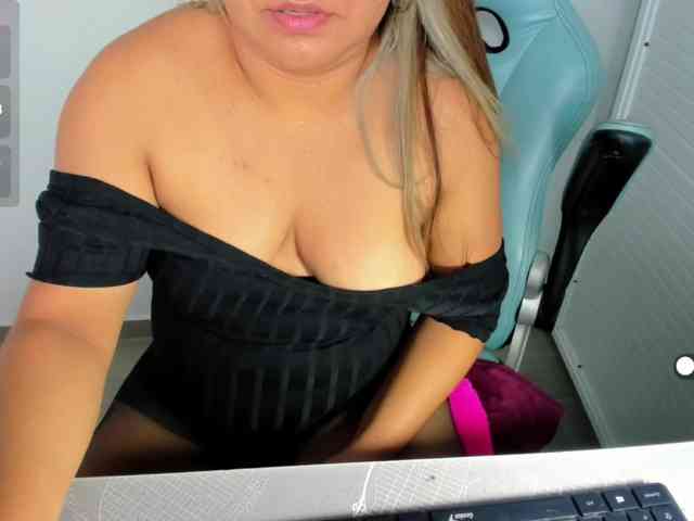 VictoriaLove webcam