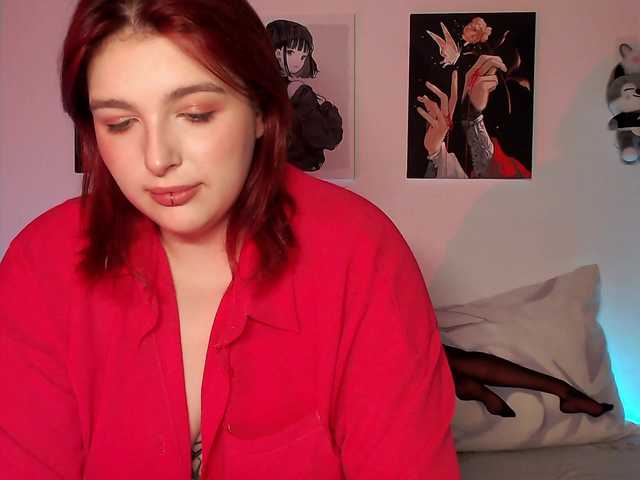 Offline evaevared on BongaCams