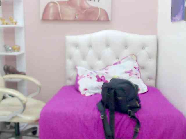 zoe-cortez webcam