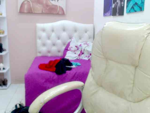 zoe-cortez webcam