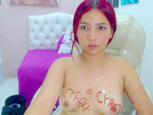 zoe-cortez webcam