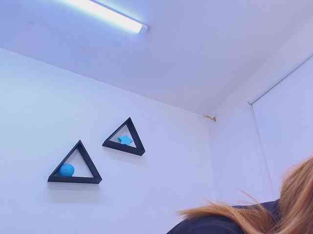 luna-milf webcam