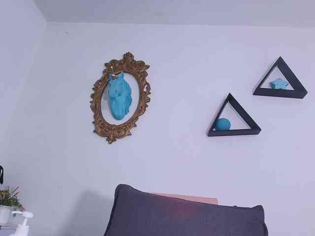 luna-milf webcam
