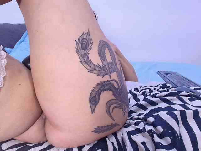 luna-milf webcam