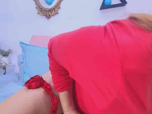 luna-milf webcam