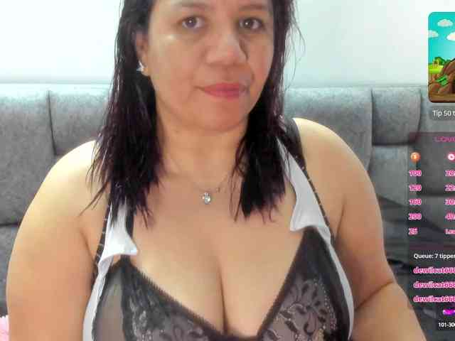 MATURE-ANIKA webcam