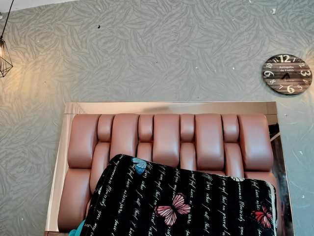 KOURTNEY-'s BongaCams show and profile