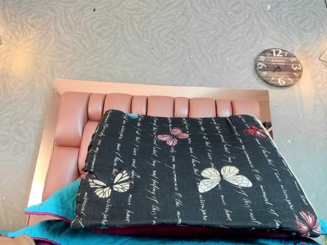 KOURTNEY-'s BongaCams show and profile