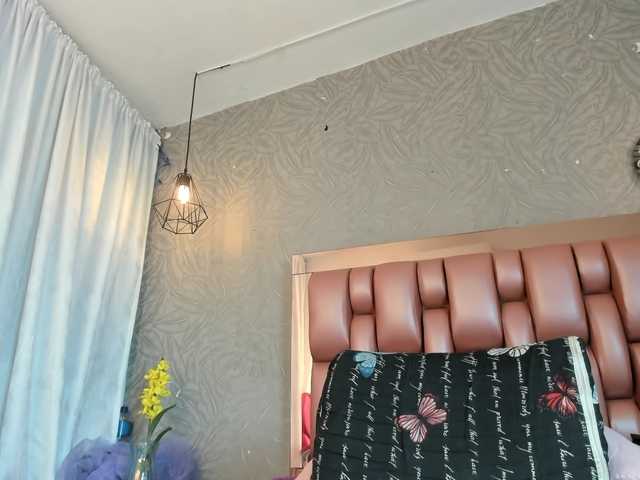 KOURTNEY-'s BongaCams show and profile