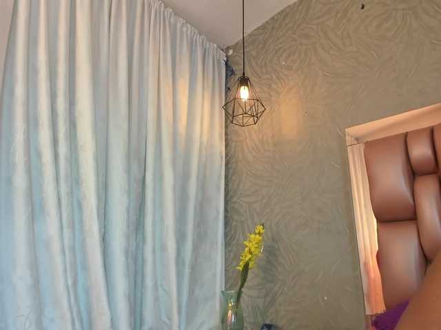 KOURTNEY-'s BongaCams show and profile