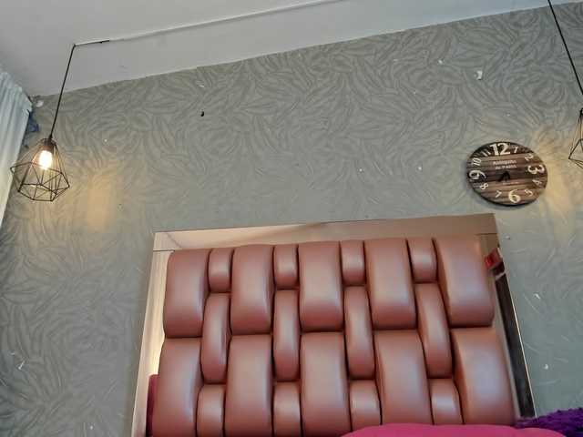 KOURTNEY-'s BongaCams show and profile