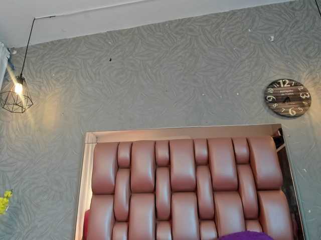 KOURTNEY-'s BongaCams show and profile