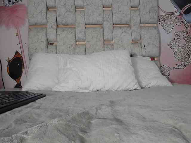 KOURTNEY- webcam