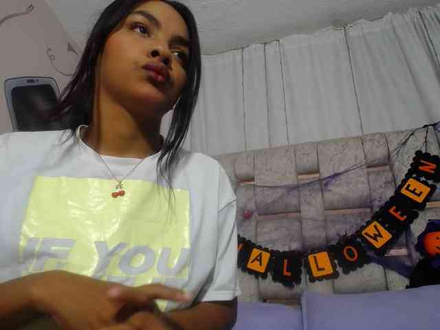 KOURTNEY- webcam