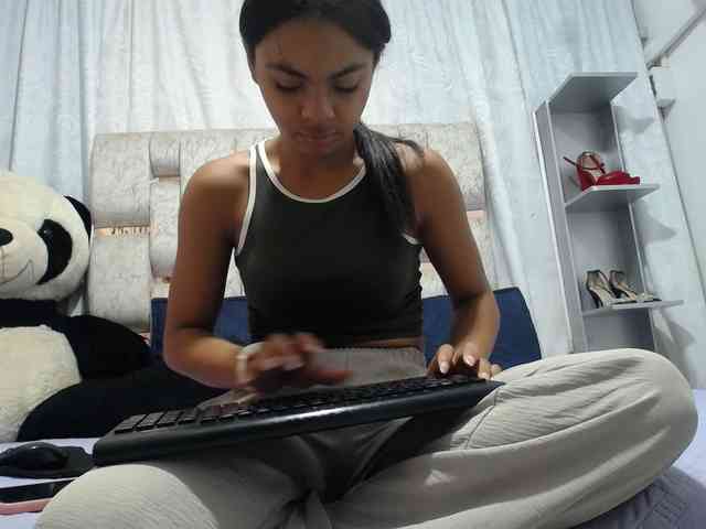 KOURTNEY- webcam