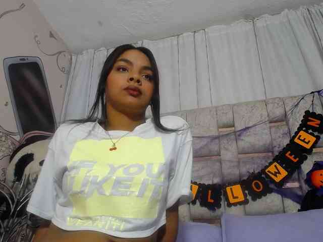 KOURTNEY- webcam