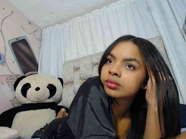 KOURTNEY- webcam