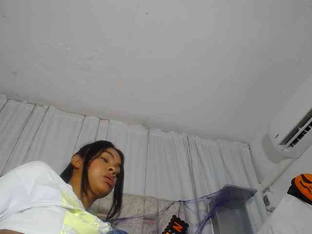 KOURTNEY- webcam