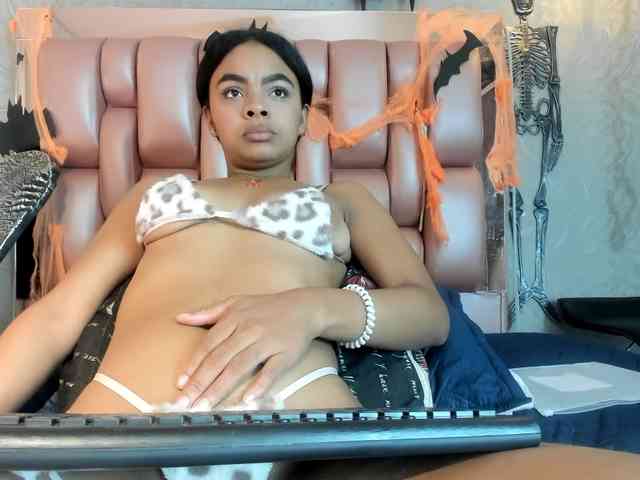 KOURTNEY- webcam