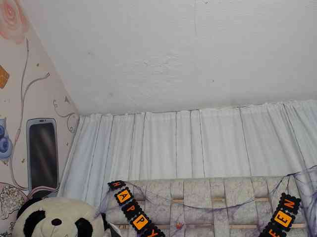 KOURTNEY- webcam