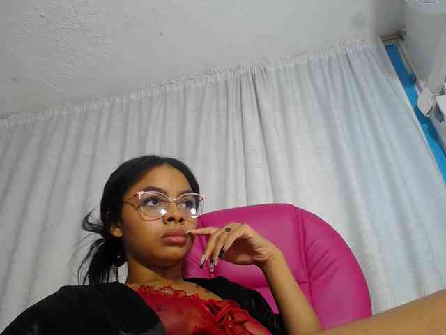 KOURTNEY- webcam